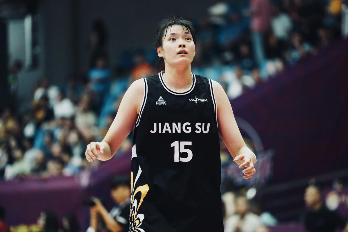 IM电竞官方入口-爆冷掀翻卫冕冠军!中国女篮26岁2米王牌闪耀:无惧3大内线名将